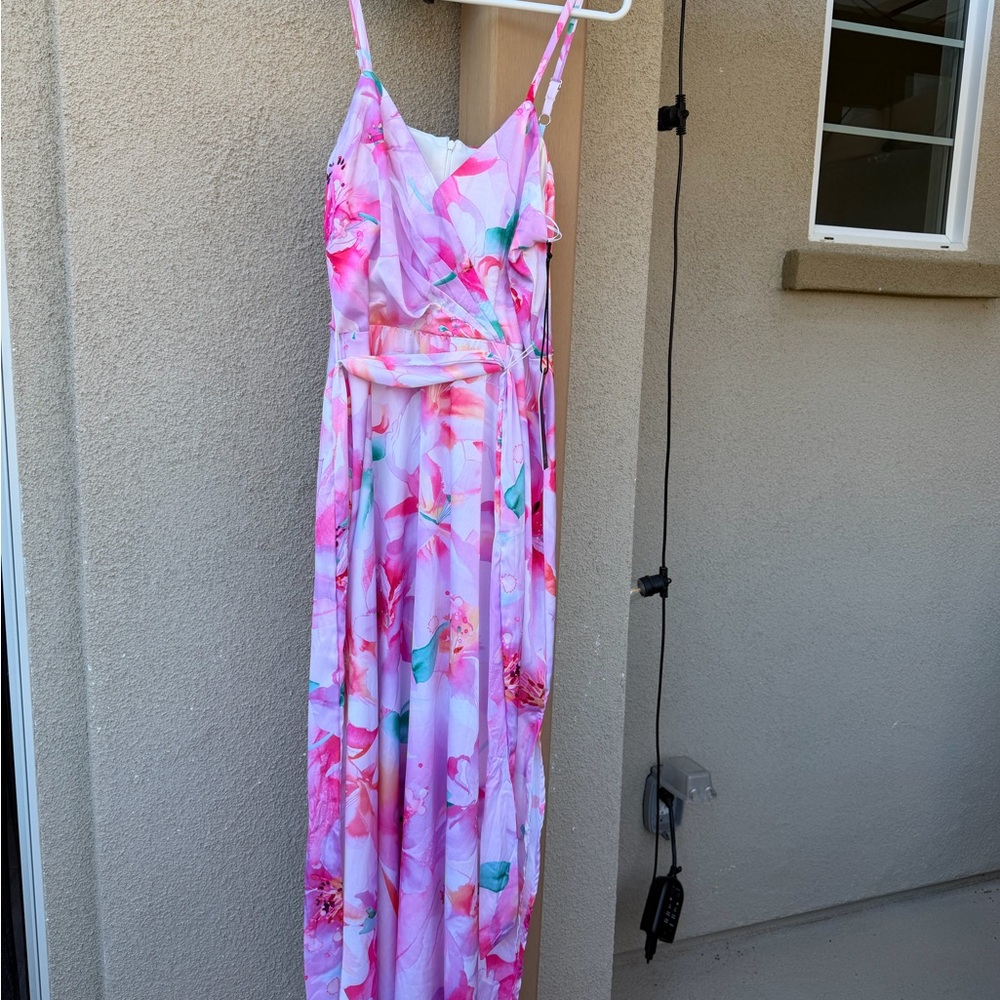 Nicole Miller Pink and White Floral Dress size small NWT